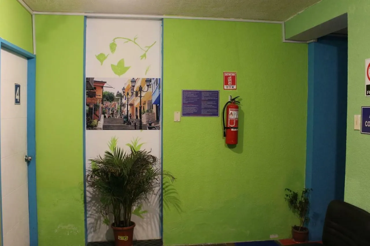 Hostal Killa Llullu Quito 0*,